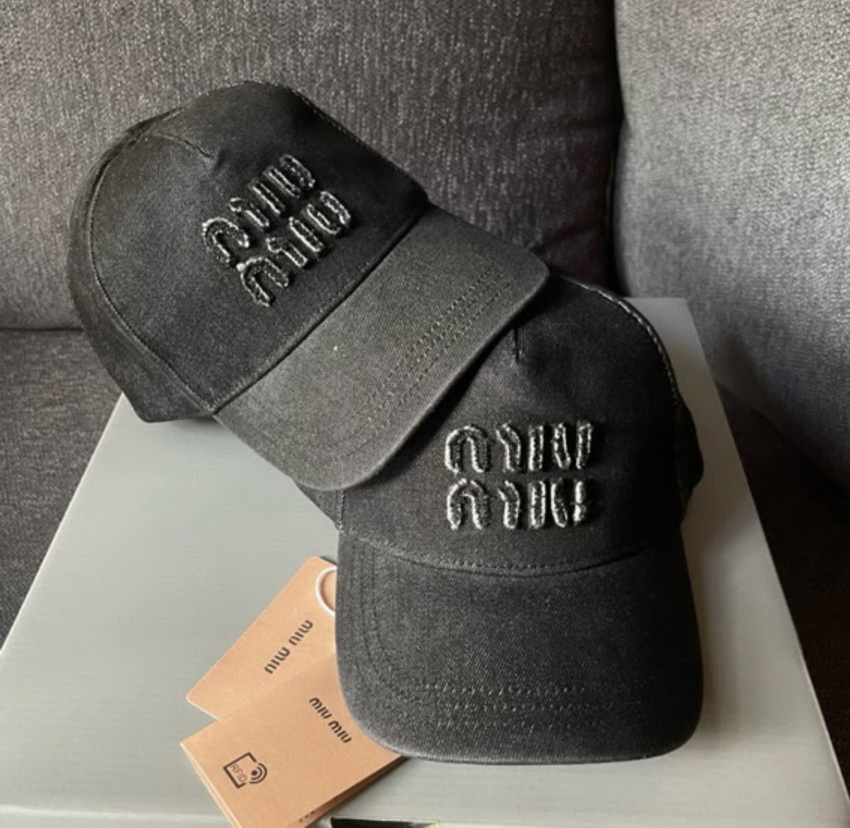 New Miu Miu Logo Embroidered Black Baseball Cap
